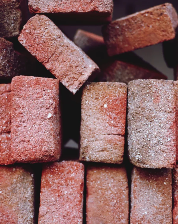 close-up-red-bricks-stack Kopie close-up-red-bricks-stack Kopie
