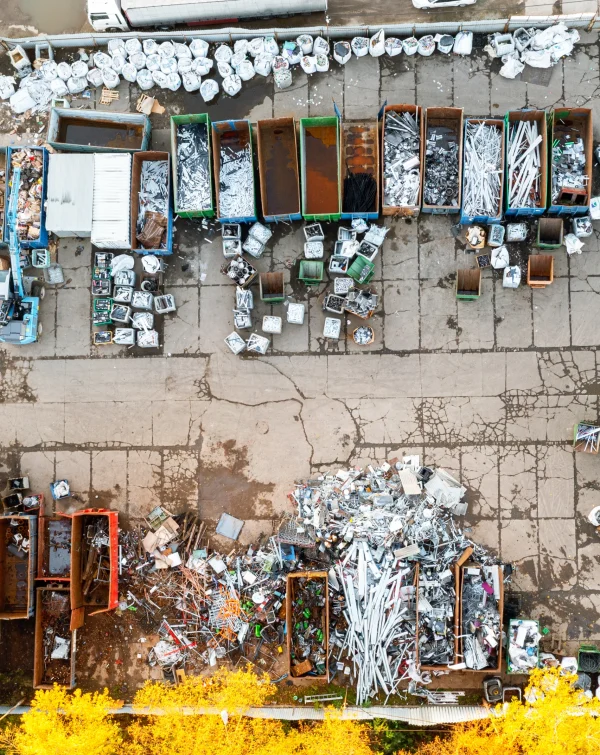 industrial-area-city-from-many-containers-garbage-recycling-metal-collection Kopie industrial-area-city-from-many-containers-garbage-recycling-metal-collection Kopie